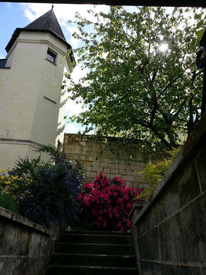 Le Prieure Bed & Breakfast Montsoreau Exterior photo